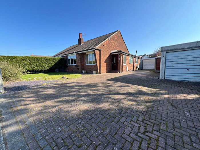2 Bedroom Bungalow For Sale In Grasmere Avenue, Thornton, FY5