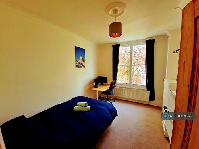 2 Bedroom Flat To Rent In Ground, Brighton, BN1