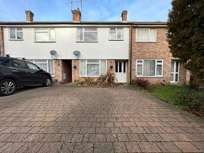 3 Bedroom Terraced House To Rent In Knaphill, Woking, GU21