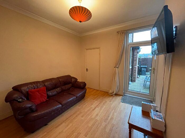 4 Bedroom House To Rent In Warwards Lane (D), Selly Oak, Birmingham, West Midlands, B29