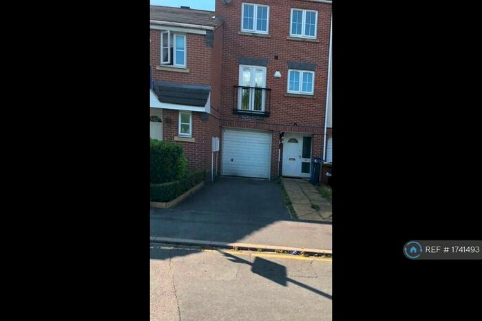 4 Bedroom Terraced House To Rent In Milton Street, Burton-On-Trent, DE14