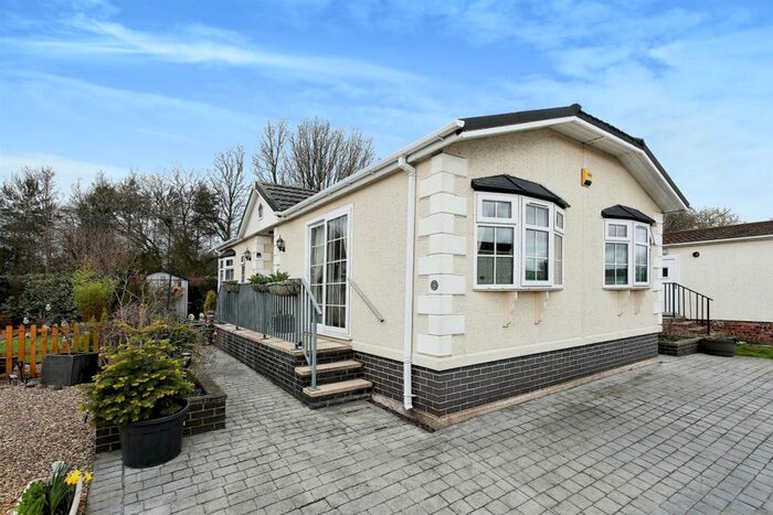 2 Bedroom Park Home For Sale In Lee Green Lane, Church Minshull, Nantwich, CW5