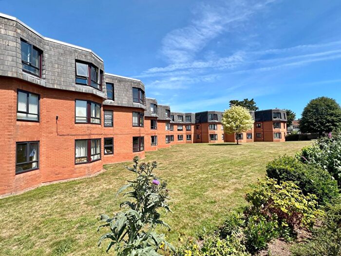 2 Bedroom Flat For Sale In French Weir Close, Summerfield Court, Taunton, TA1