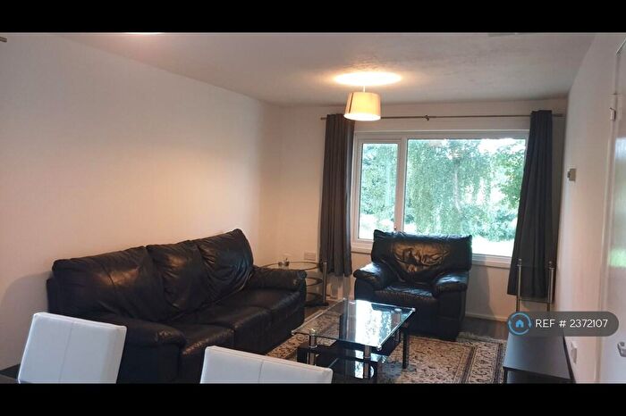 2 Bedroom Flat To Rent In Bullace Croft, Birmingham, B15