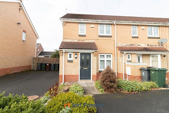 2 Bedroom End Terrace House To Rent In Chesters Avenue, Newcastle Upon Tyne, NE12