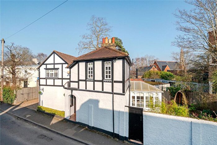 4 Bedroom Detached House For Sale In Manor Road, Walton-On-Thames, KT12