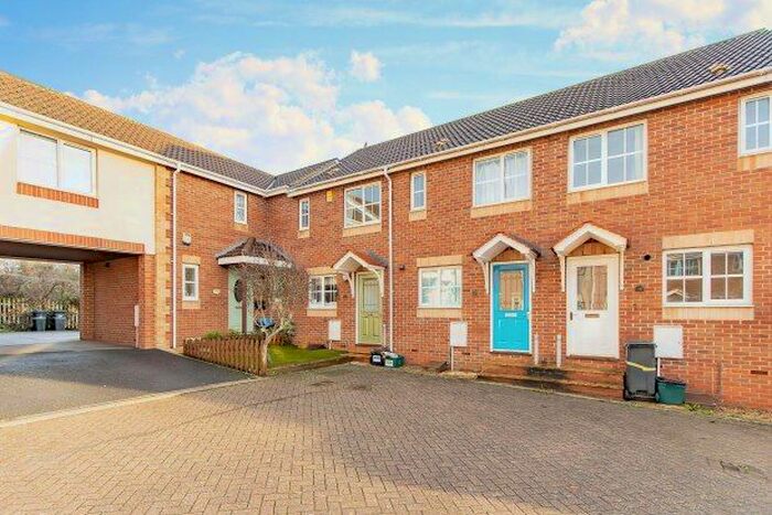 2 Bedroom Property To Rent In Standfast Place, Taunton, TA2