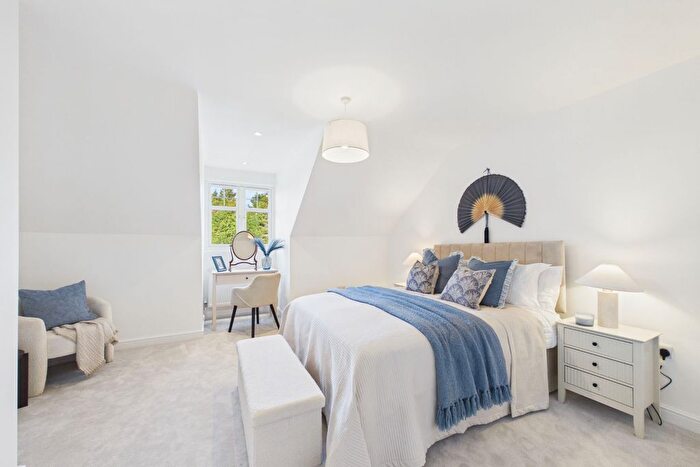 3 Bedroom Semi-Detached House For Sale In Woodmansterne Lane, Wallington, SM6