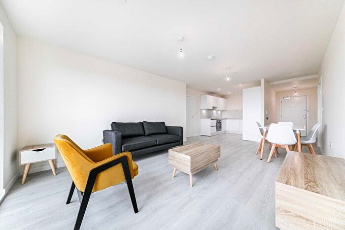 2 Bedroom Flat To Rent In Hargrave Drive, Harrow, HA1