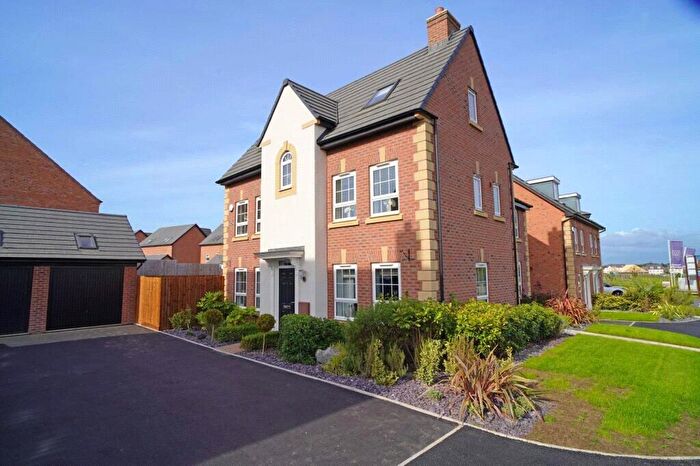 4 Bedroom Semi-Detached House To Rent In Harper Close, Warwick, CV34