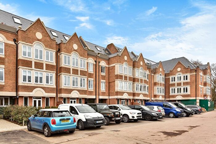 2 Bedroom Flat To Rent In Ealing Green, Ealing, London, W5