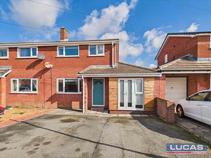 3 Bedroom Terraced House For Sale In Cae Gweithdy, Menai Bridge, LL59