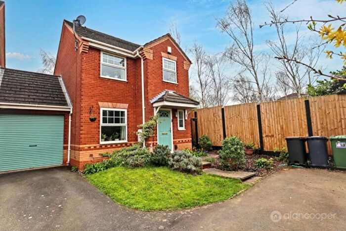 3 Bedroom Link Detached House For Sale In Charlecote Walk, Maple Park, Nuneaton, CV11