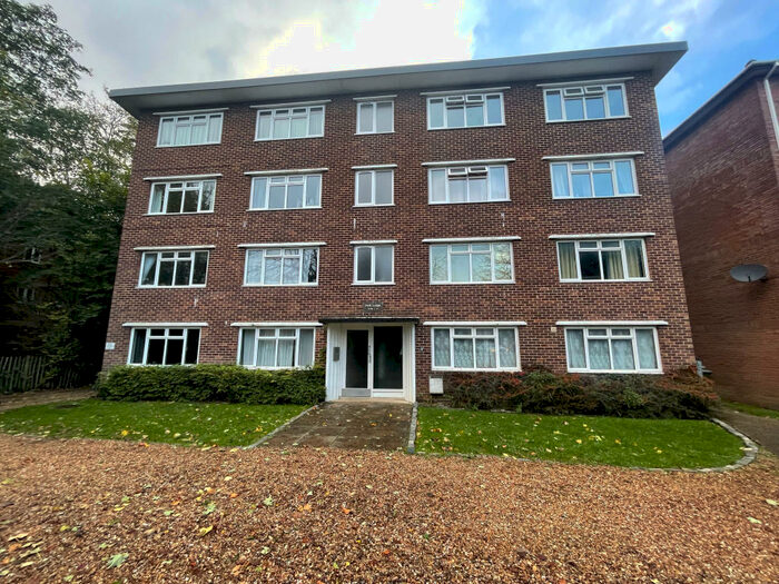 2 Bedroom Apartment To Rent In Holt Lodge, Northlands Road, Banister Park, SO15