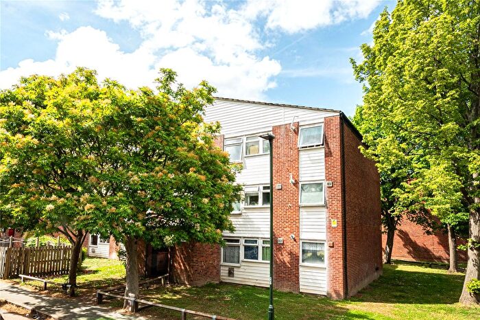 2 Bedroom Flat For Sale In Down Road, Teddington, TW11