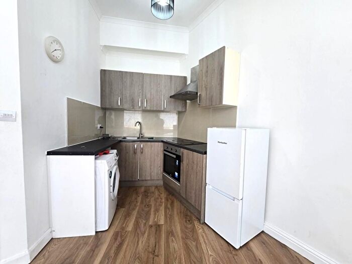 1 Bedroom Flat To Rent In Stoke Newington Road, London, N16