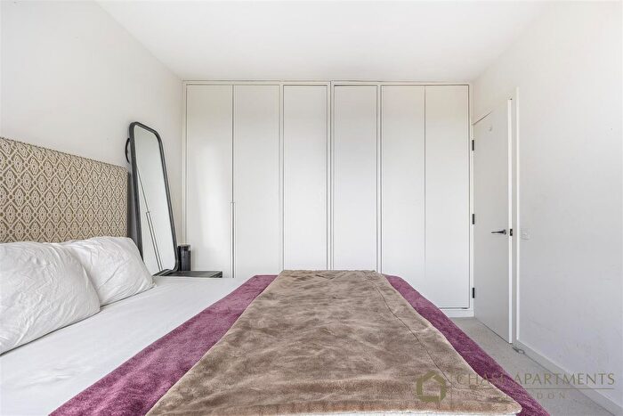 2 Bedroom Flat For Sale In The Water Gardens, London, W2