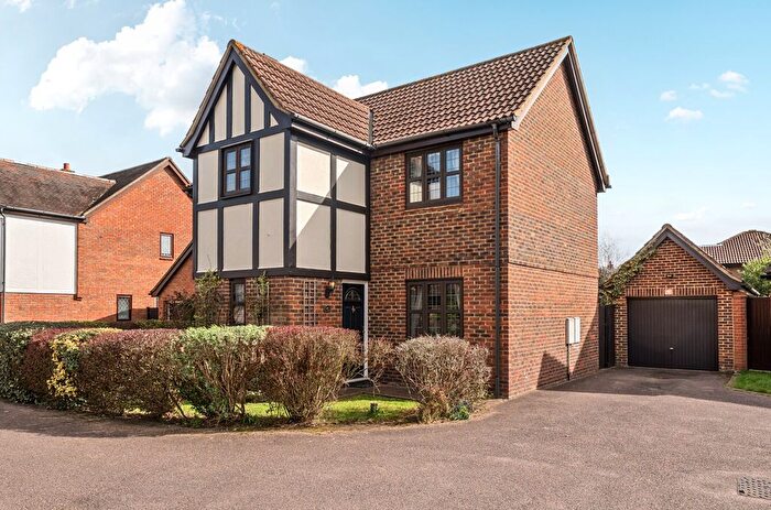 4 Bedroom Detached House For Sale In Maple Leaf Drive, Sidcup, DA15