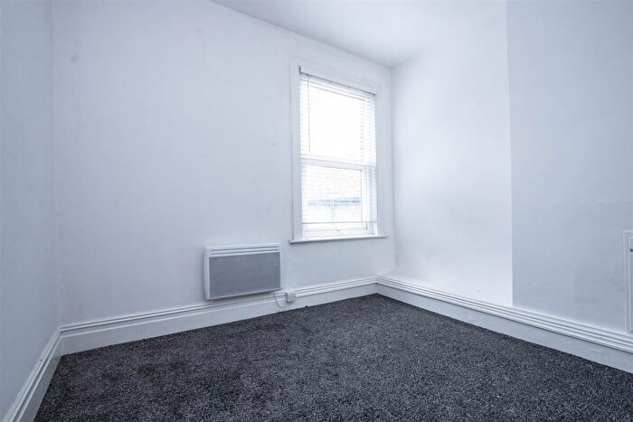 1 Bedroom Flat To Rent In Ashlake Road, London, SW16