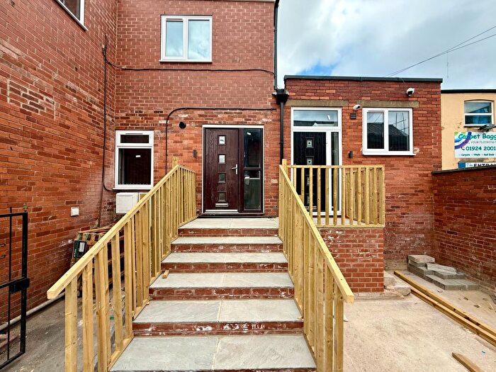 1 Bedroom Flat To Rent In Milton Street, Wakefield, West Yorkshire, WF2