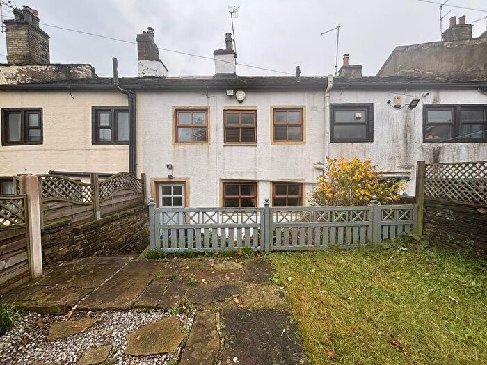 3 Bedroom Cottage For Sale In Malt Kiln, Clayton, Bradford, BD14