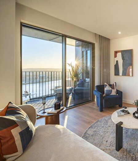 3 Bedroom Flat To Rent In Marsh Wall, London, E14