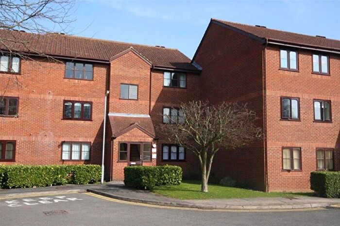 1 Bedroom Flat To Rent In Old Mill Gardens, Berkhamsted, HP4