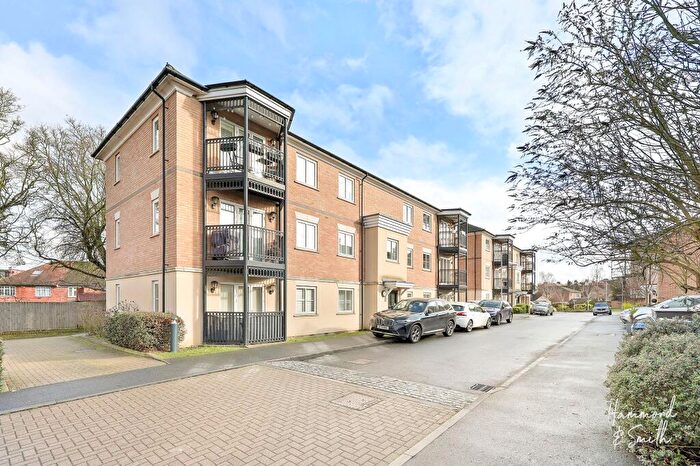 2 Bedroom Apartment To Rent In Buckingham Road, Epping, CM16
