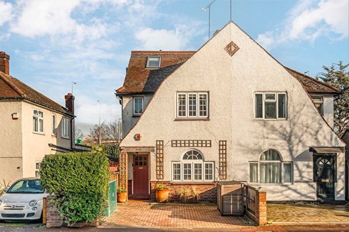 4 Bedroom Semi Detached House For Sale In Tunnel Avenue, Greenwich, SE10