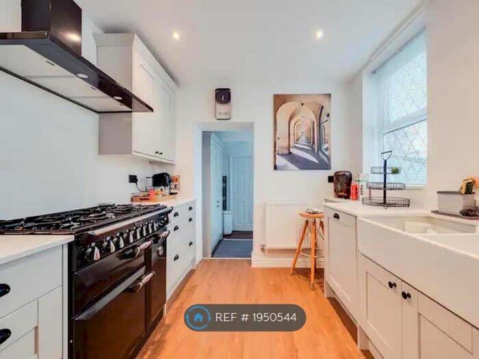 3 Bedroom Terraced House To Rent In Culcheth Lane, Manchester, M40