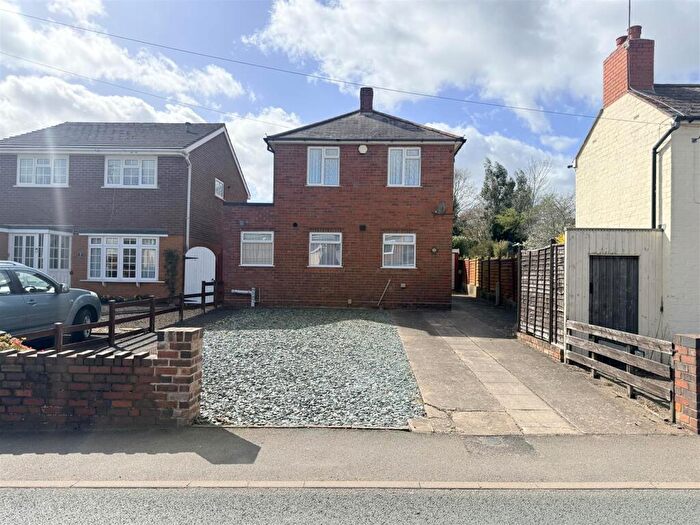 3 Bedroom Detached House For Sale In Gladstone Road, Stourbridge, DY8