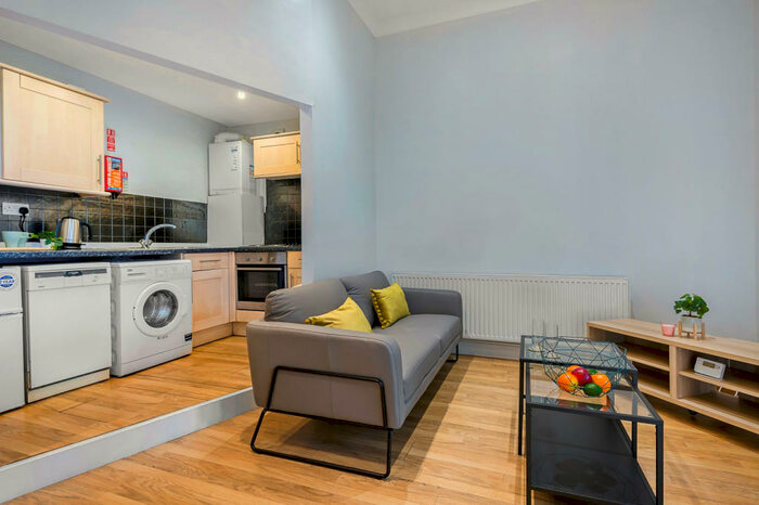 1 Bedroom House To Rent In Hyde Terrace, Leeds, LS2