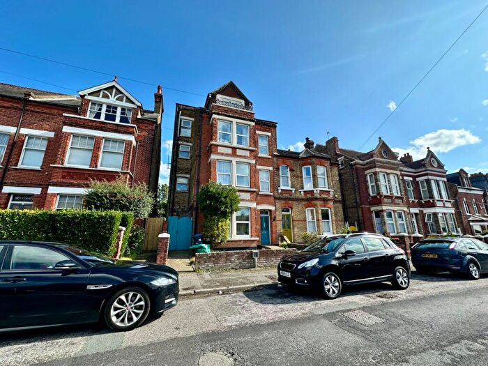 2 Bedroom Flat To Rent In Cliftonville Avenue, Margate, Kent, CT9