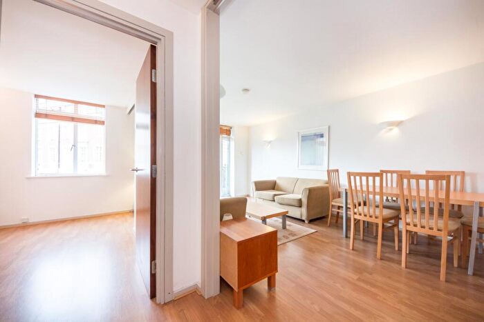 2 Bedroom Apartment To Rent In Myddelton Passage London, EC1R