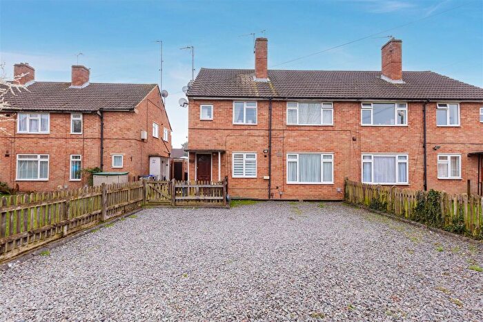 2 Bedroom Maisonette For Sale In Halls Meadow, Burnham, Slough, SL1