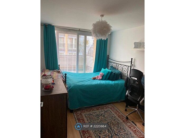 2 Bedroom Flat To Rent In Wooldridge Close, Feltham, TW14