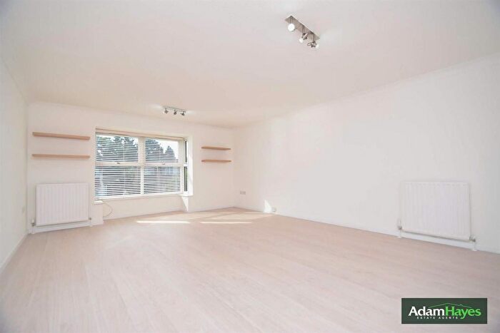 2 Bedroom Flat To Rent In Oakleigh Road North, Whetstone, N20