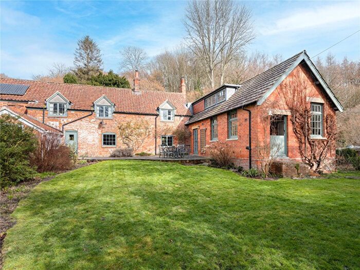 4 Bedroom Semi-Detached House For Sale In Low Road, Little Cheverell, Devizes, SN10