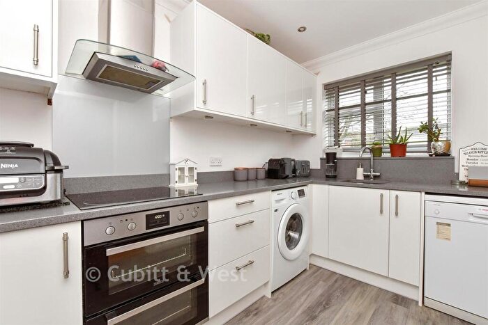 4 Bedroom Terraced House For Sale In Harkness Close, Epsom, Surrey, KT17