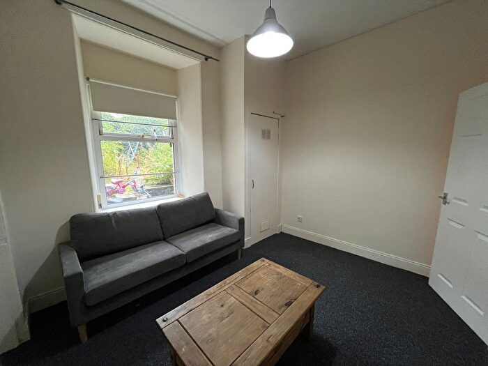 2 Bedroom Flat To Rent In Abbotsford Street, Dundee, DD2