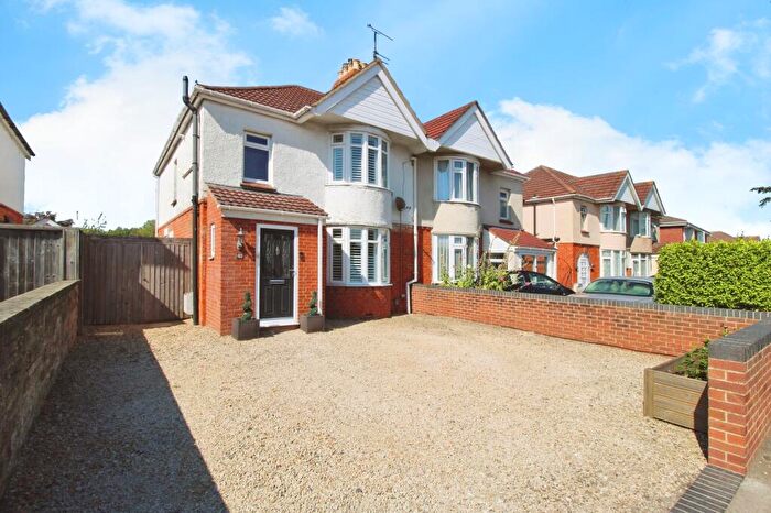 3 Bedroom Semi-Detached House For Sale In Oxford Road, Swindon, SN3