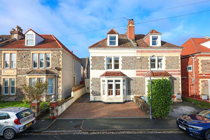 4 Bedroom Semi Detached House For Sale In Brynland Avenue, Bristol, BS7