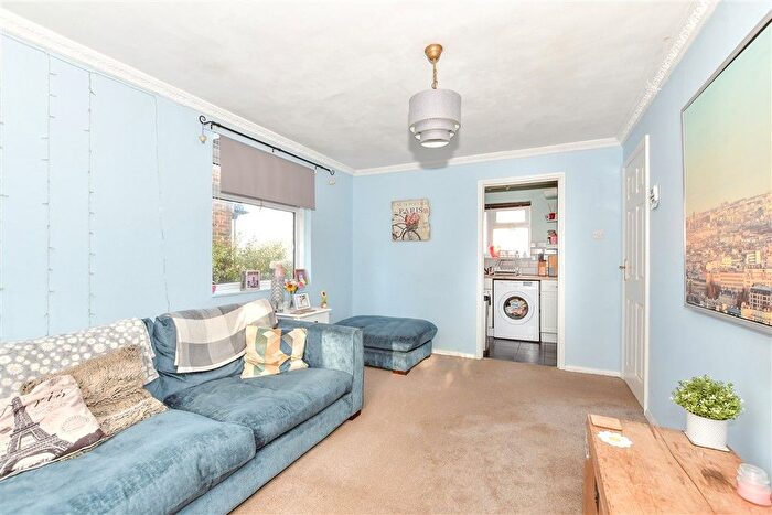 1 Bedroom Flat For Sale In Spinney North, Pulborough, West Sussex, RH20