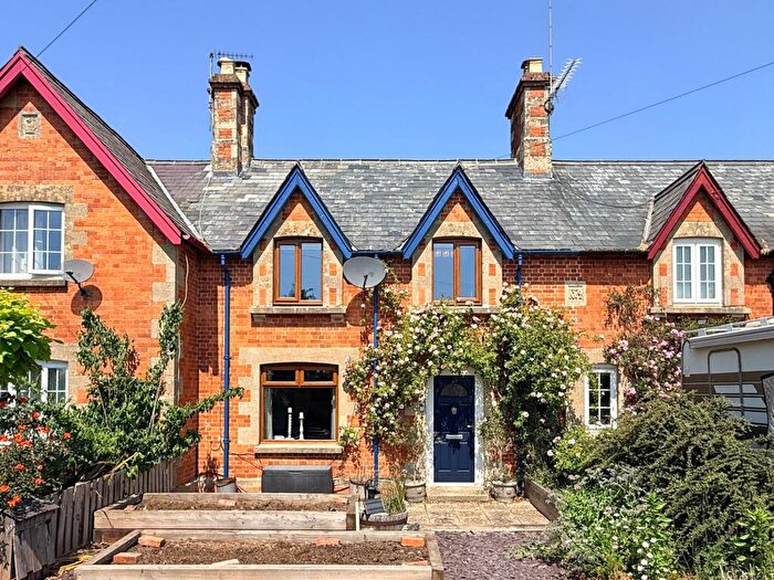 3 Bedroom Cottage For Sale In Buckland, Faringdon, SN7