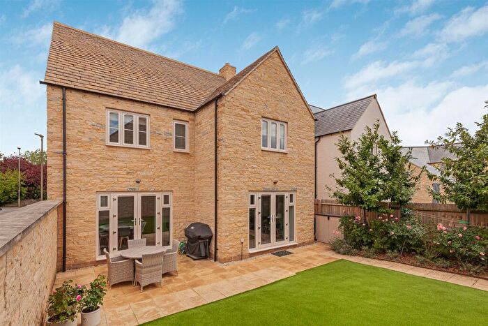 4 Bedroom Detached House For Sale In Forest Grove, Burford, OX18