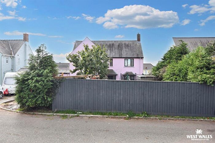 3 Bedroom Detached House For Sale In Buttermilk Close, Pembroke, SA71