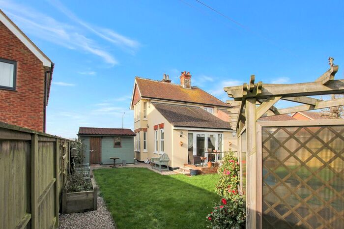 3 Bedroom Detached House For Sale In Lydd Road, New Romney, TN28