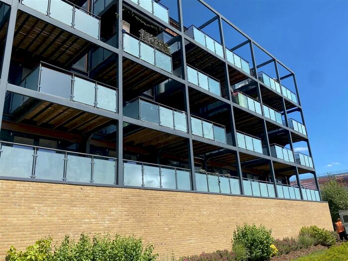 1 Bedroom Property To Rent In Studio Way, Borehamwood, WD6