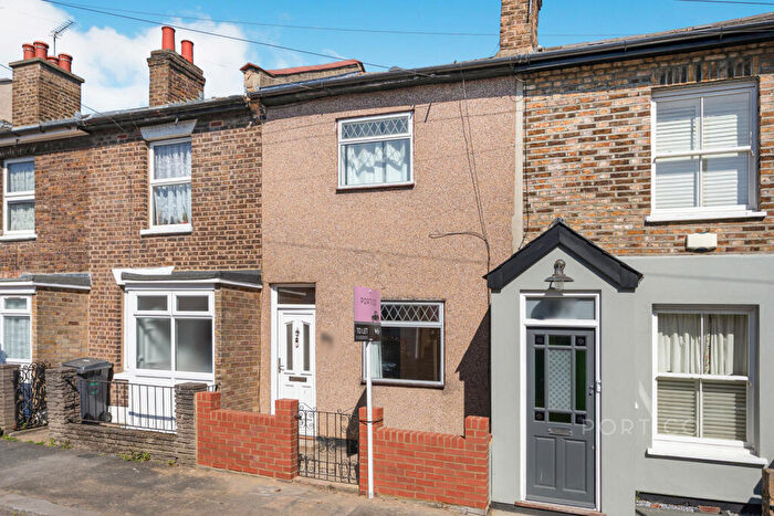 2 Bedroom Flat To Rent In Eden Road, London, E17