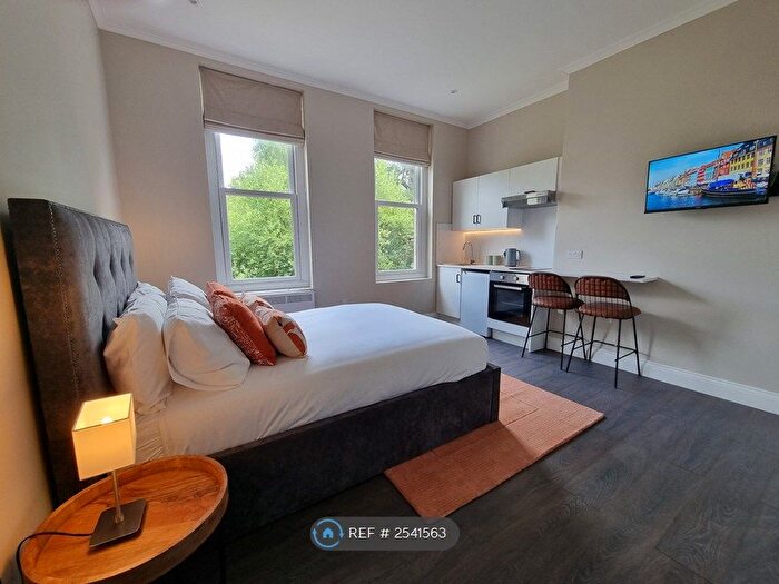 Studio To Rent In Crescent Road, Bournemouth, BH2